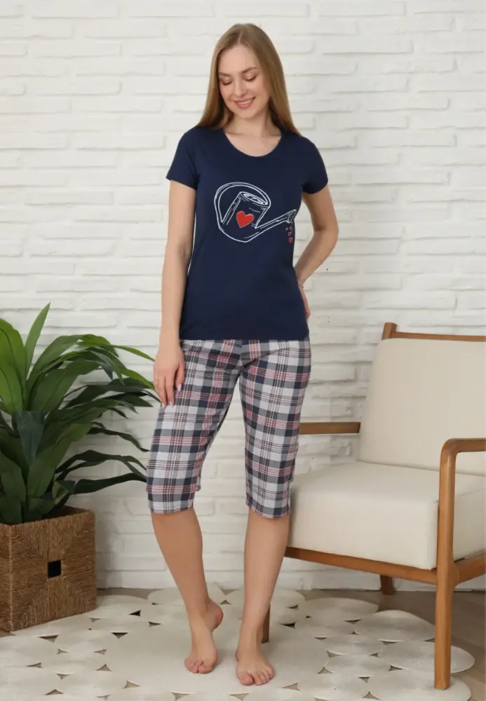 Pijama dama , bluză cu mânecă scurtă si pantaloni 3/4 ,culoare bleumarin , Engros